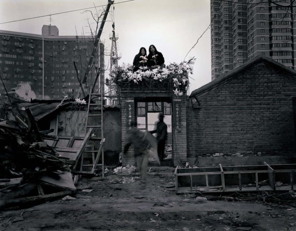 荣荣：“影像将现实提炼出来后，提供的是无限的想象空间” - Doors
